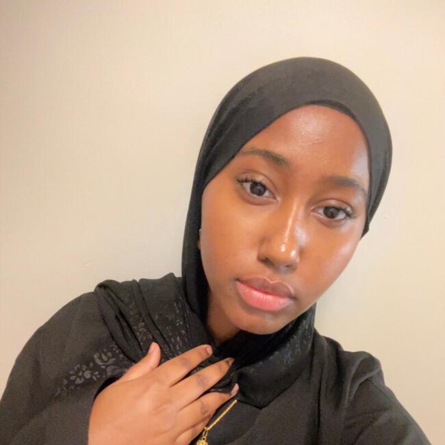 Babysitter in London: Munira