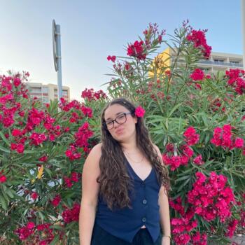 Babysitter in Vert-Saint-Denis: Deborah