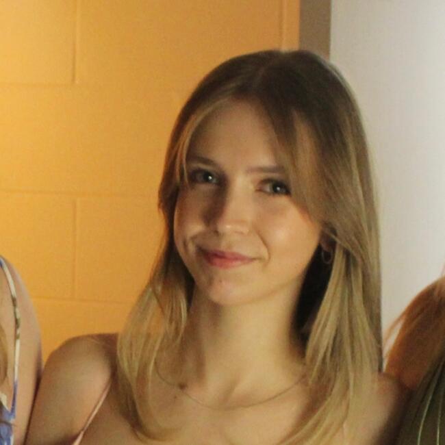 Babysitter in Hamilton: Jess