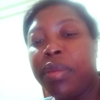 Babysitter in Santa Luzia: Regineia Rosa