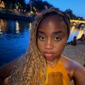 Babysitter in Paris: Victoria