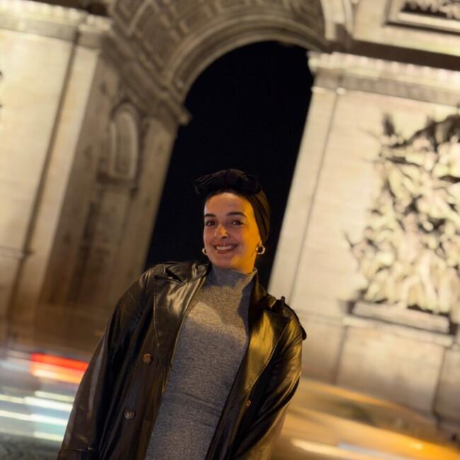 Babysitter in Paris: Meriem