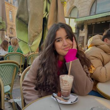 Babysitter in Saint-Sulpice: Sirine