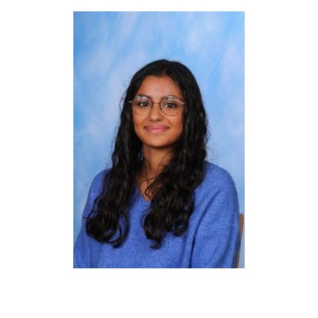 Babysitter in Talence: Lily