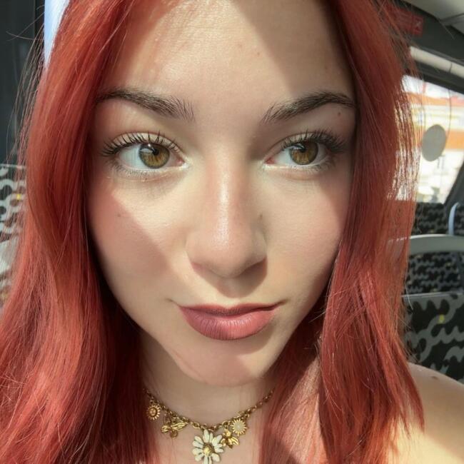 Babysitter em Almada: Bruna