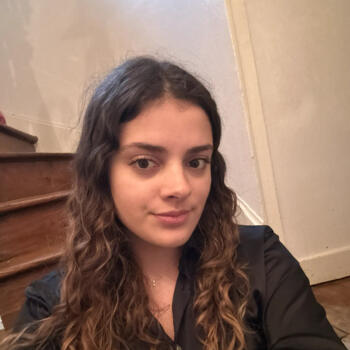 Babysitter in Tours: Inès