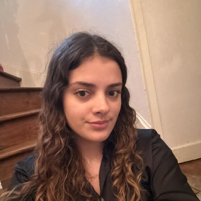 Babysitter in Tours: Inès