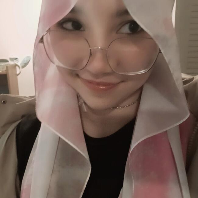 Babysitter in Burnaby: Hayla