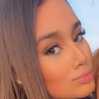 Pengasuh di Armentières: Chayma