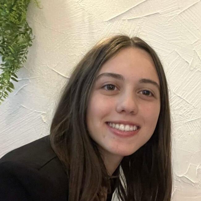 Babysitter in Sanary-sur-Mer: Salomé