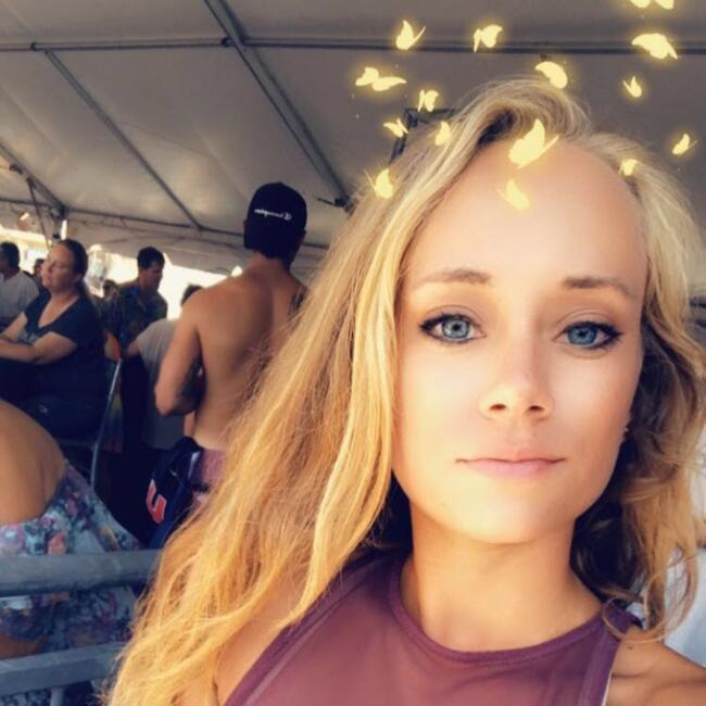 Babysitter in Ventnor City: Erika