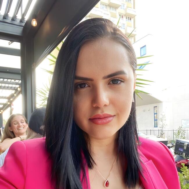 Babysitter in London: Dayane