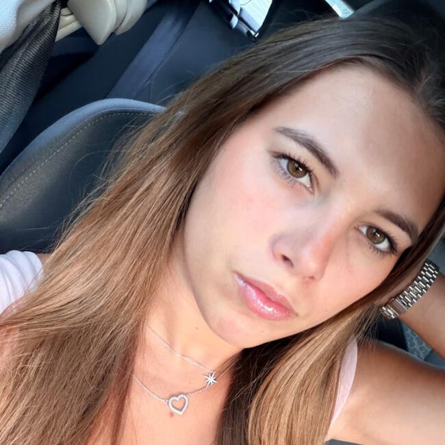 Babysitter in Villeneuve-Loubet: Emmie