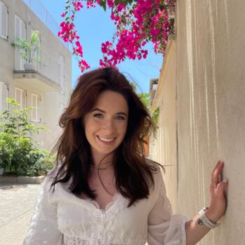 Babysitter in Paphos: Emily