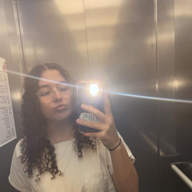 Babysitter in Marseille: Helena