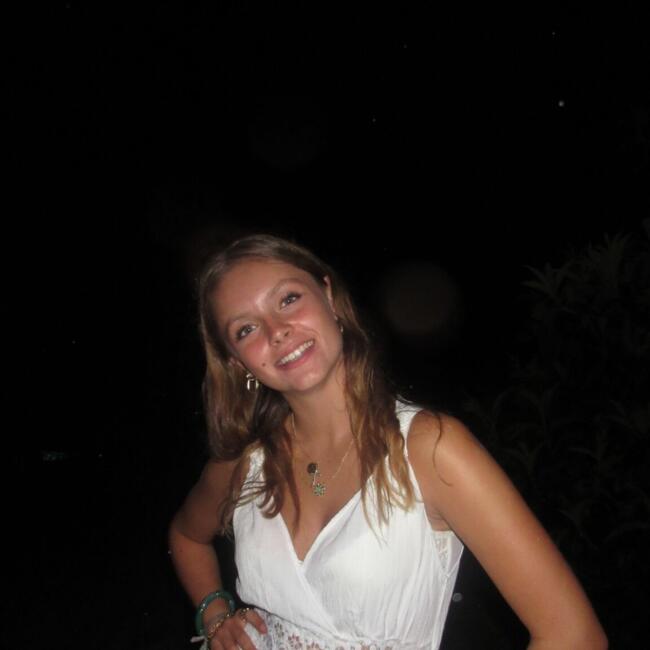 Babysitter in Élancourt: Eva