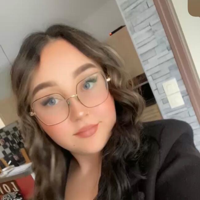 Babysitter in Rezé: Louanne