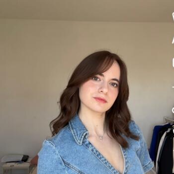 Babysitter in Bihorel: Enola