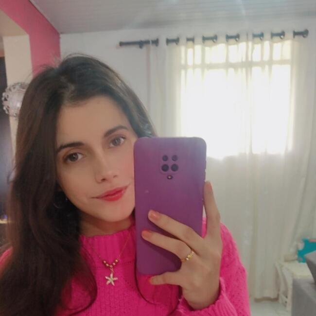Emprego de babá em Rio Grande: Yazmin