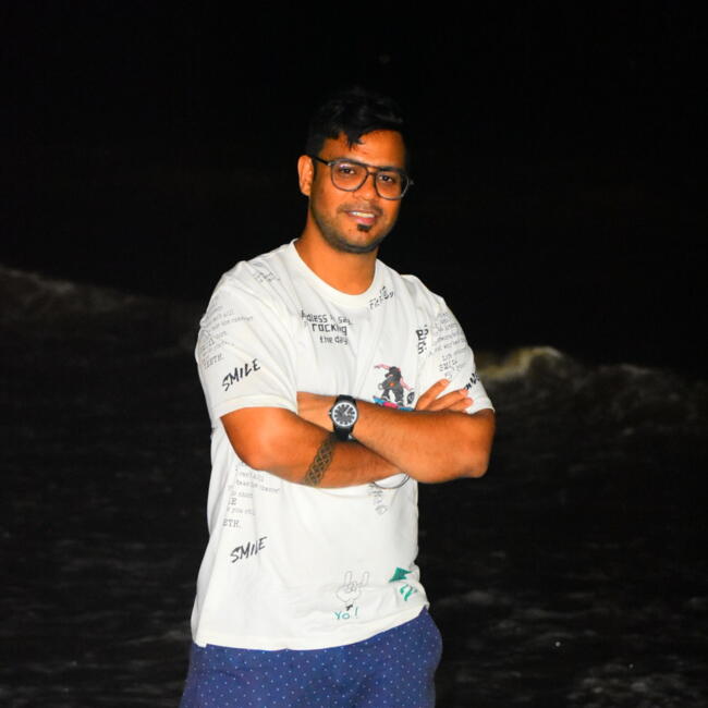 Babysitting job in Pune: Dsgrdtgr