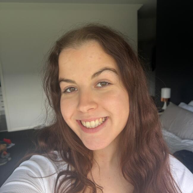 Babysitter in Sydney: Isabella