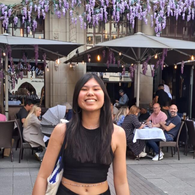 Babysitter in Lyon: Jinya#lil