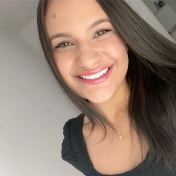 Babysitter in Noisiel: Lorenna