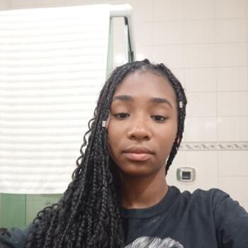 Babysitter in Niterói: Thamirys