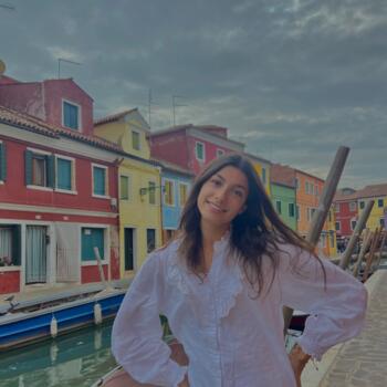 Babysitter in Poitiers: Louise