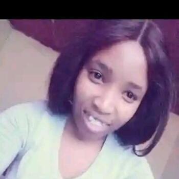 Babysitter in Qonce: Aphelele