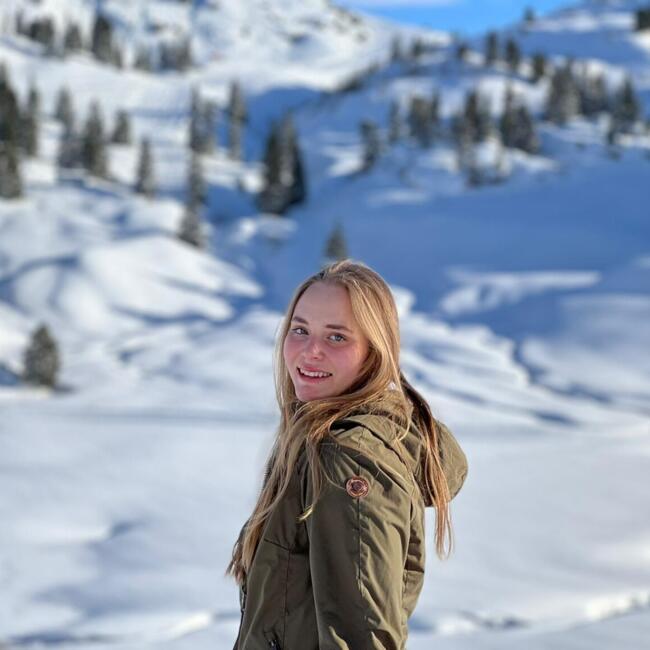 Babysitter in Innsbruck: Lisa