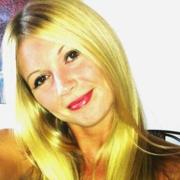 Baby-sitter in Victoria: Lindy