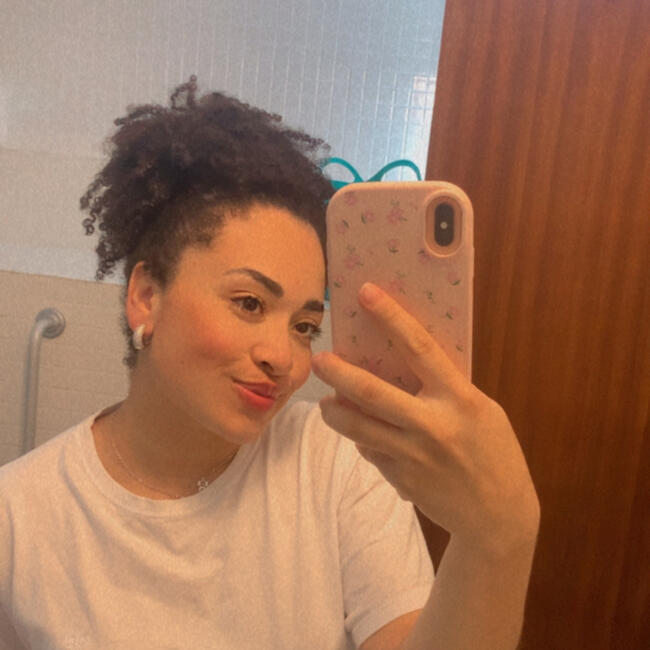 Babá em Santo Amaro da Imperatriz: Luana