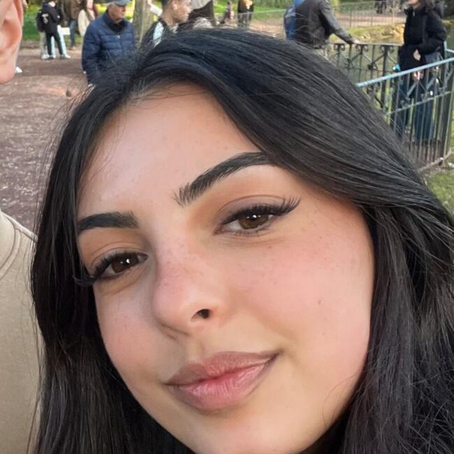 Babysitter in Sinnai: Desy