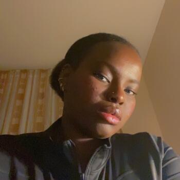 Babysitter in Poitiers: Ndira