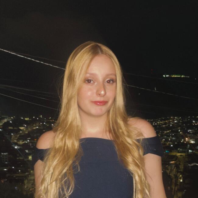 Babá em Varginha: Lívia