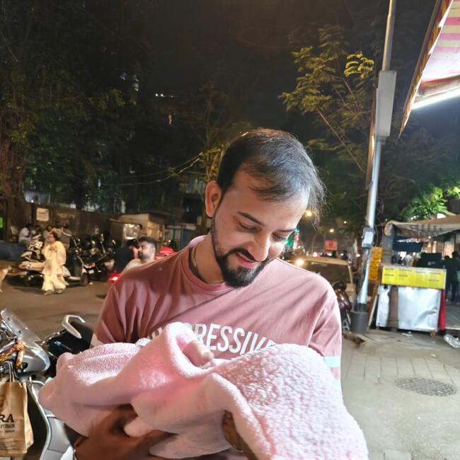 बम्बई में बेबीसिटिंग की नौकरी: Aanchal