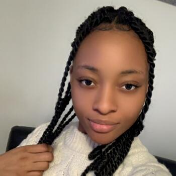 Babysitter in Saint-Denis: Deborah