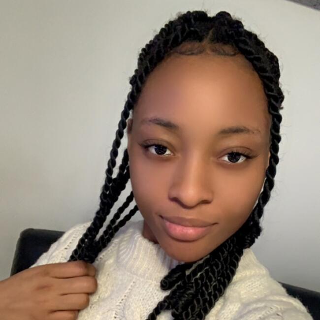 Babysitter in Saint-Denis: Deborah