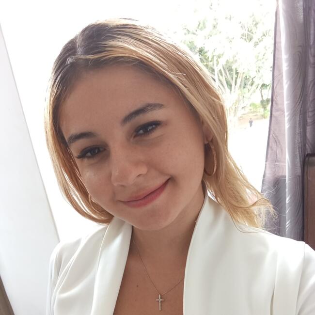 Babysitter στην περιοχή Cali: Diana