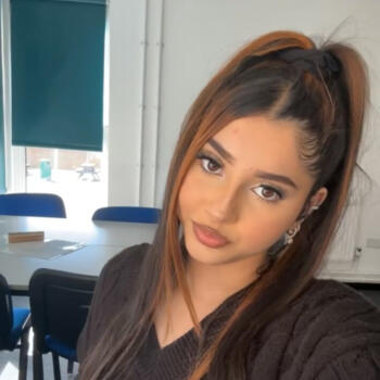 Babysitter Milton Keynes: Samia