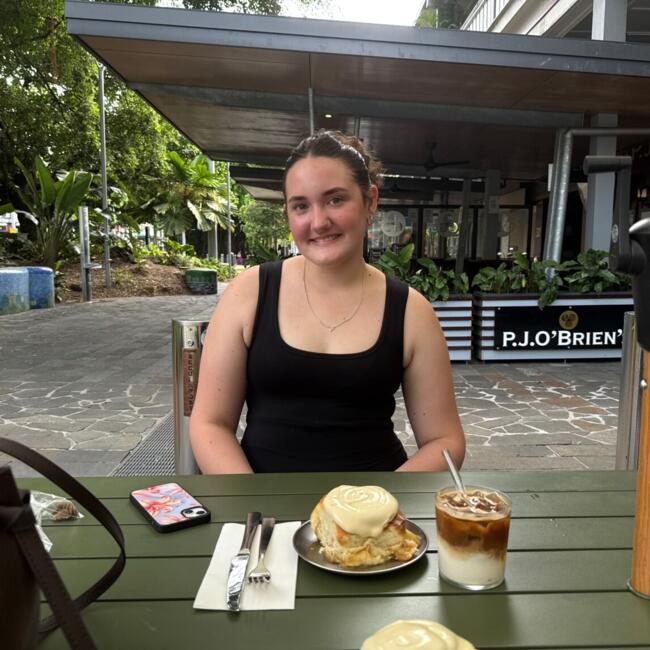 Barnevakt i Cairns: Lana