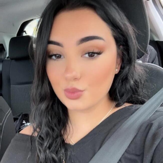 Babysitter in Cormelles-le-Royal: Cassandra