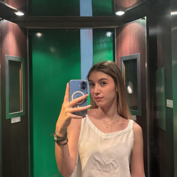 Babysitter in Athens: Eleni-Maria