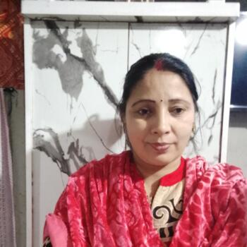 नोएडा में बेबीसिटर: Madhu