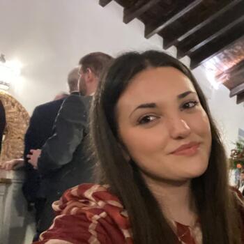 Babysitter in Mairena del Aljarafe: Ainhoa