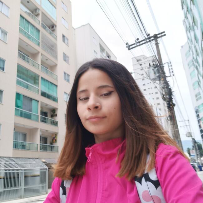 Babysitter in Balneário Camboriú: Iasmin Marques