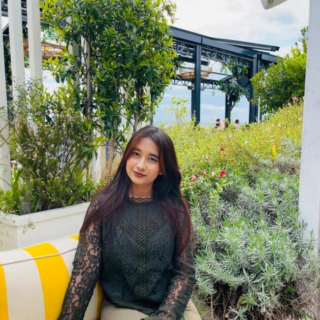 Babysitter in Stains: Tahsin