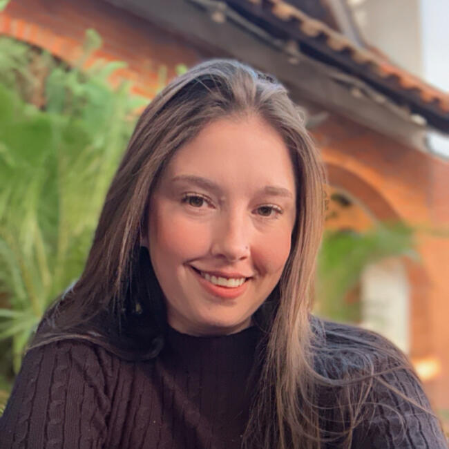 Babá em Londrina: Bruna