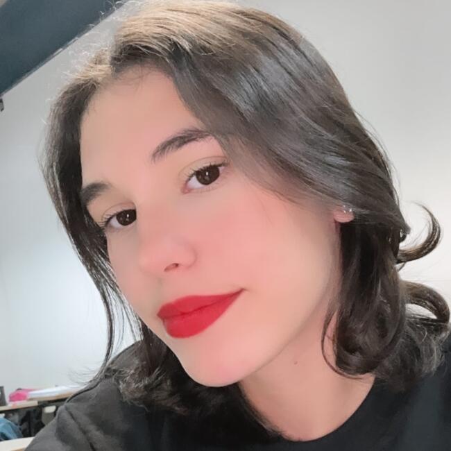 Babá em Pradópolis: Julia